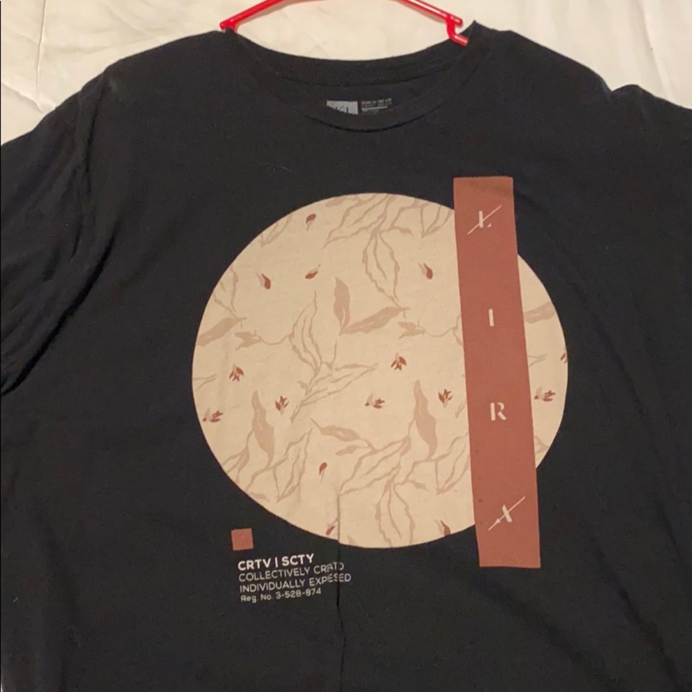 LIRA Moon XL T Shirt